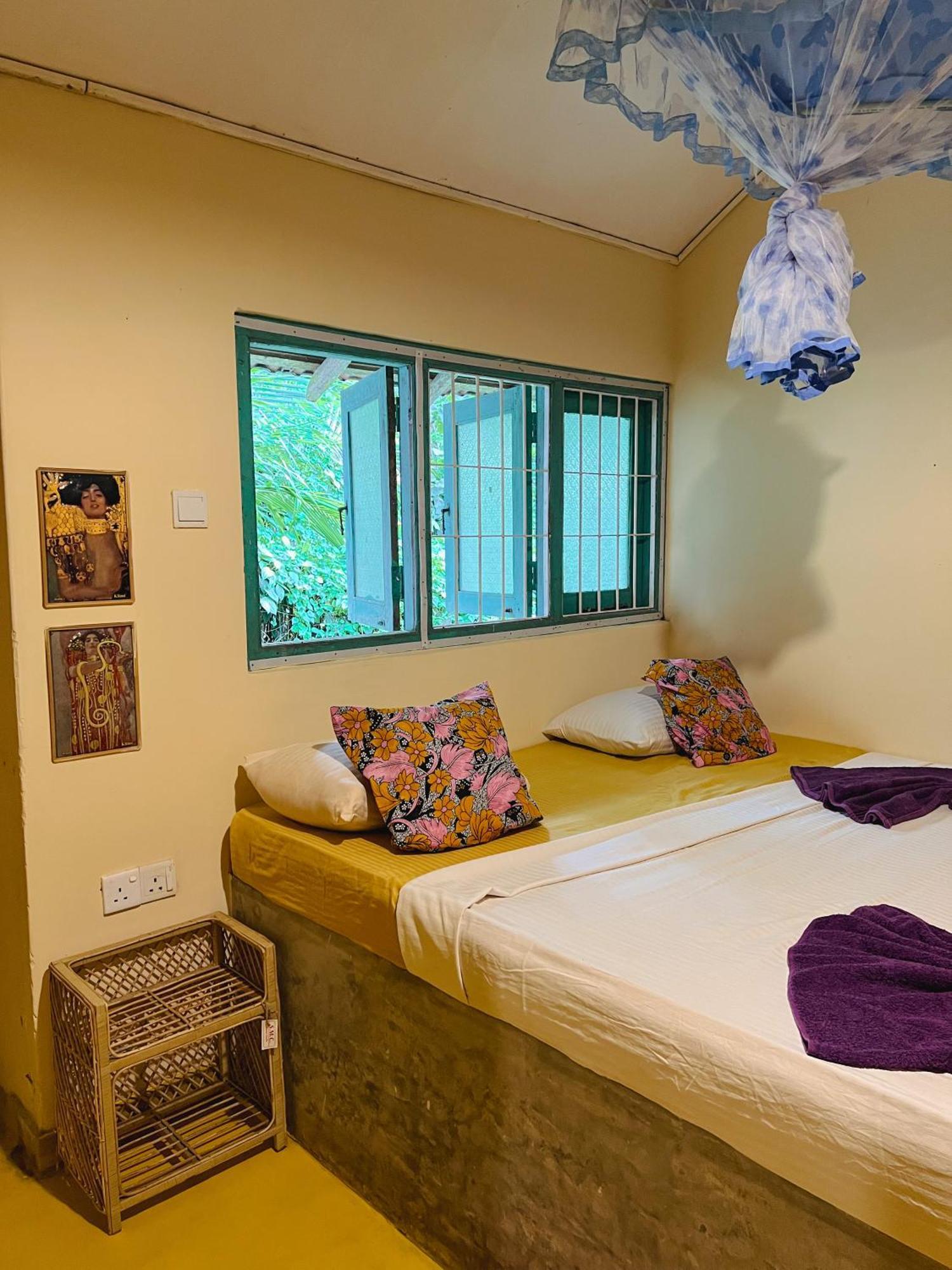 Lazy Monkey Surfhostel - Sri Lanka Dickwella Exterior photo